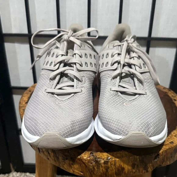 Women's Air Max Nike Bella Training Shoe Size 11 - Picture 2 of 10